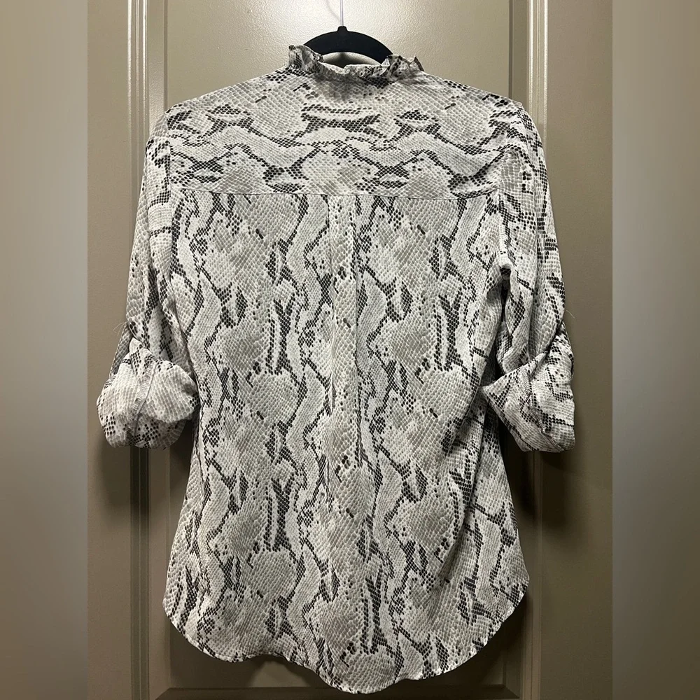 Express Slim Fit Sheer Snakeskin Print Ruffle Portofino Shirt Size Small